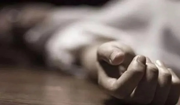 Uttar Pradesh: युवक ने आठवीं मंजिल से कूदकर की आत्महत्या
